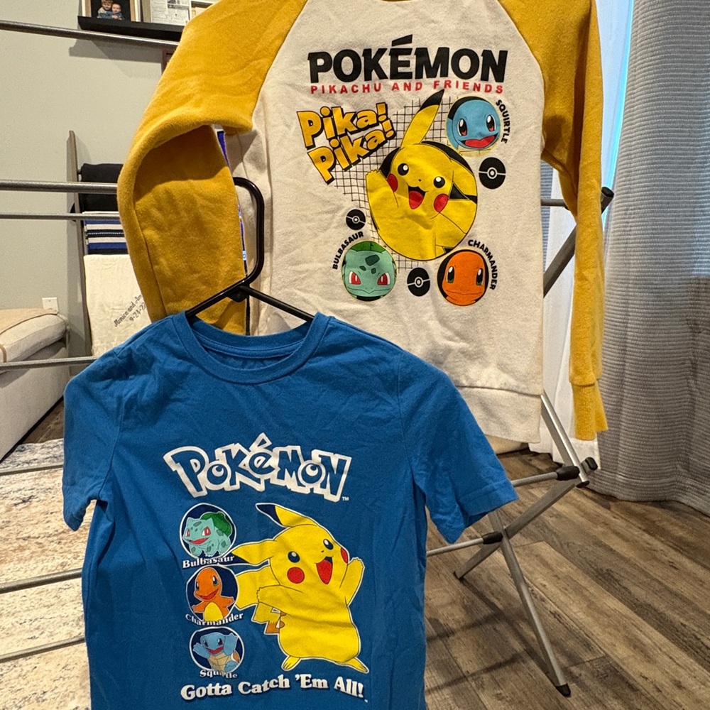 Pokémon T-shirt and sweatshirt bundle